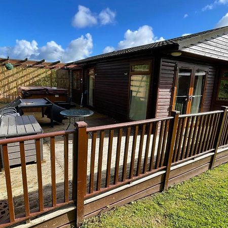 Chudleigh Conkers Lodge For 6 With Hot Tub & Secluded Decking - Spa Resort In Devon מראה חיצוני תמונה