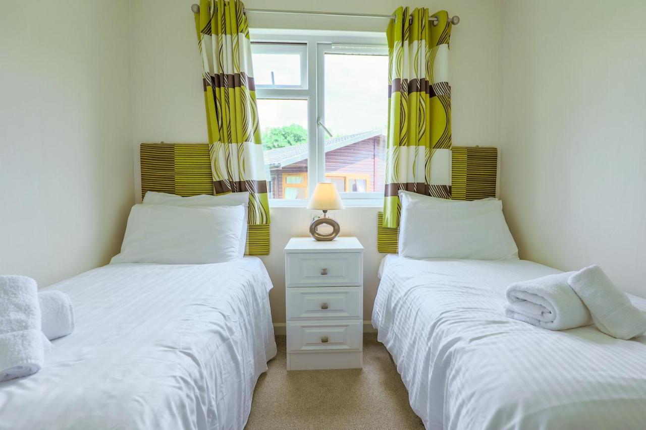 Chudleigh Conkers Lodge For 6 With Hot Tub & Secluded Decking - Spa Resort In Devon מראה חיצוני תמונה