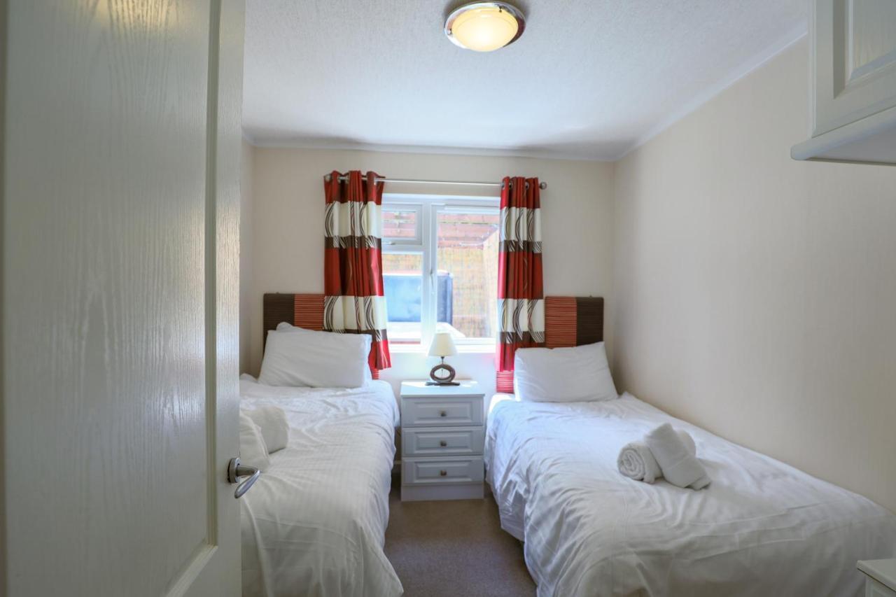 Chudleigh Conkers Lodge For 6 With Hot Tub & Secluded Decking - Spa Resort In Devon מראה חיצוני תמונה
